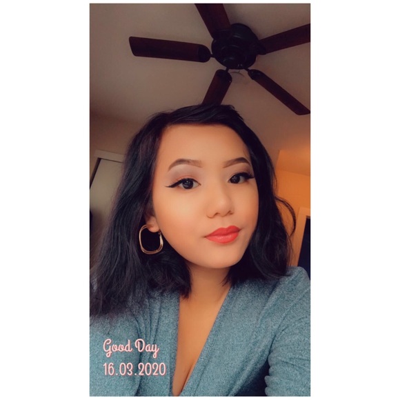 Meet your Posher, Emily - Picture 2 of 3